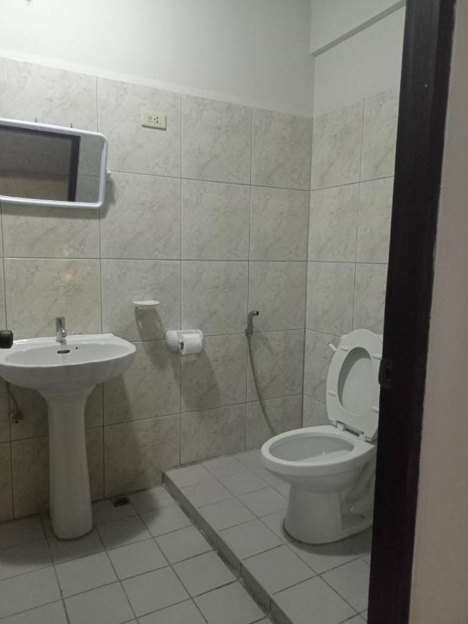 Pluemchai Guesthouse Jomtien Exterior foto