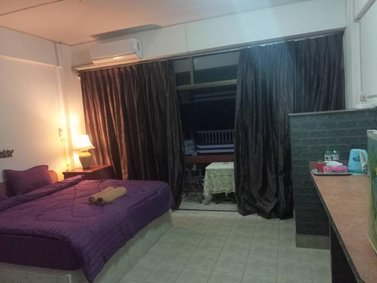 Pluemchai Guesthouse Jomtien Exterior foto