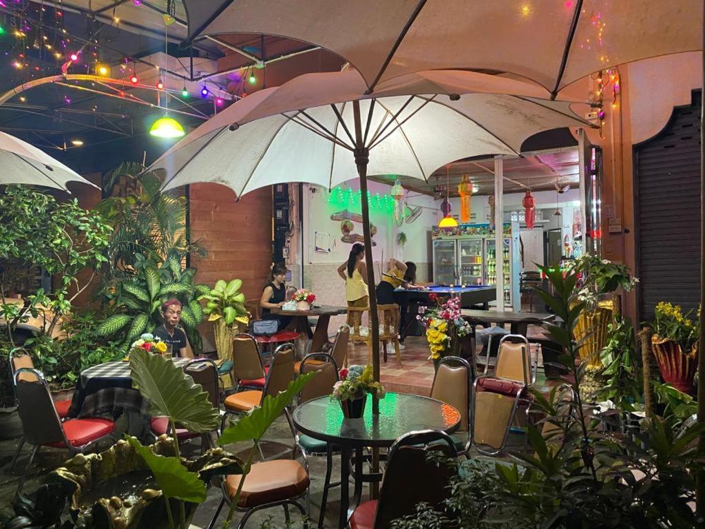 Pluemchai Guesthouse Jomtien Exterior foto