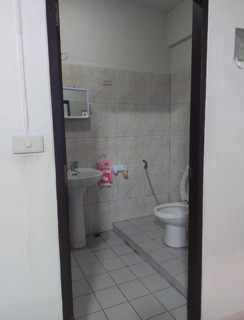 Pluemchai Guesthouse Jomtien Exterior foto
