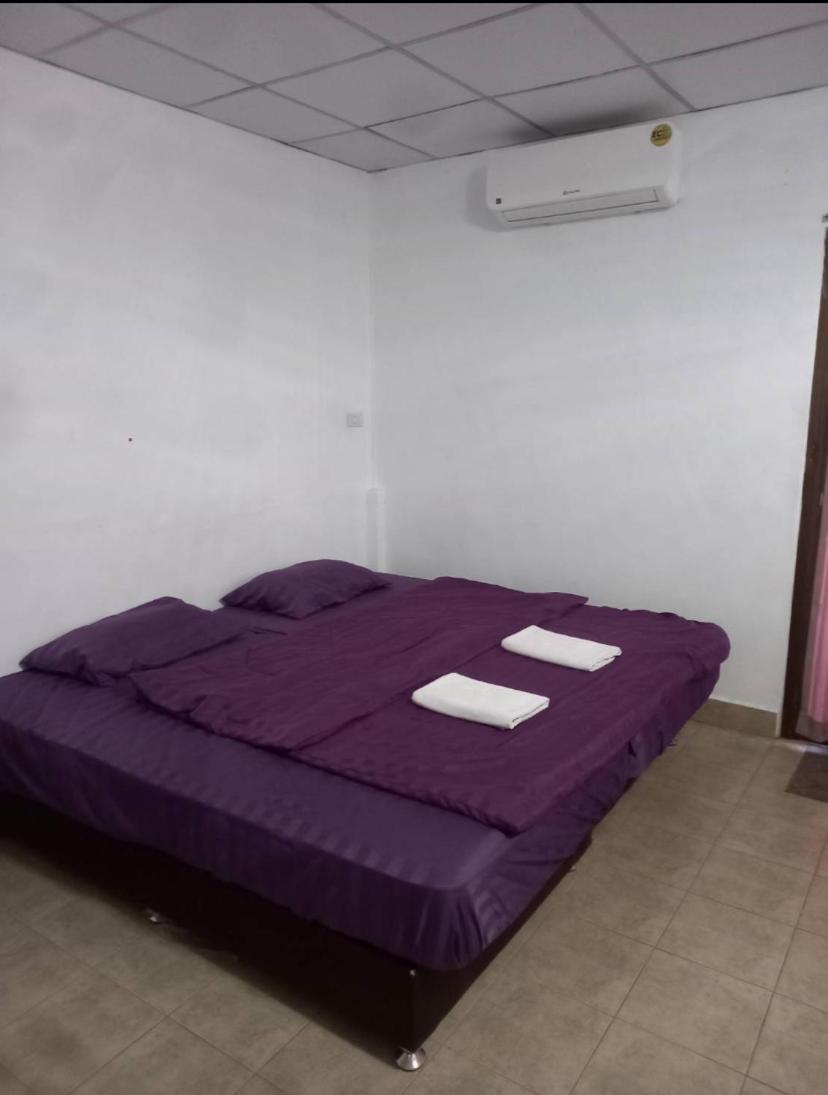 Pluemchai Guesthouse Jomtien Exterior foto
