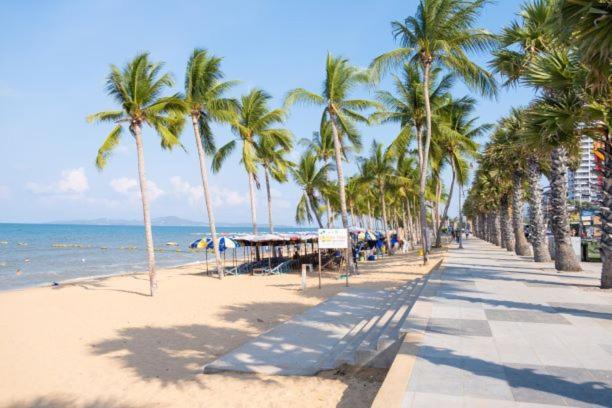 Pluemchai Guesthouse Jomtien Exterior foto